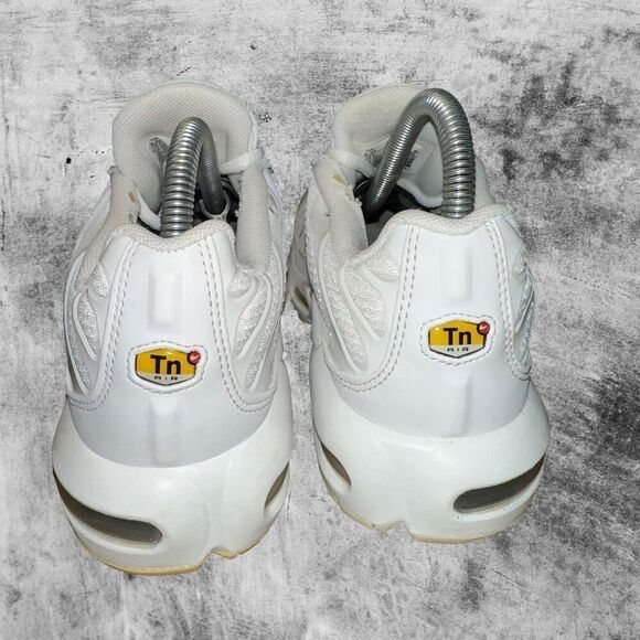 Nike Air Max Plus GS Youth Size 6.5Y Shoe Metallic Silver Running Sneaker 2020 - Picture 4 of 9